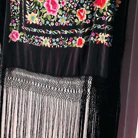 Floral Embroidered Black Scarf - Picture 11 of 14